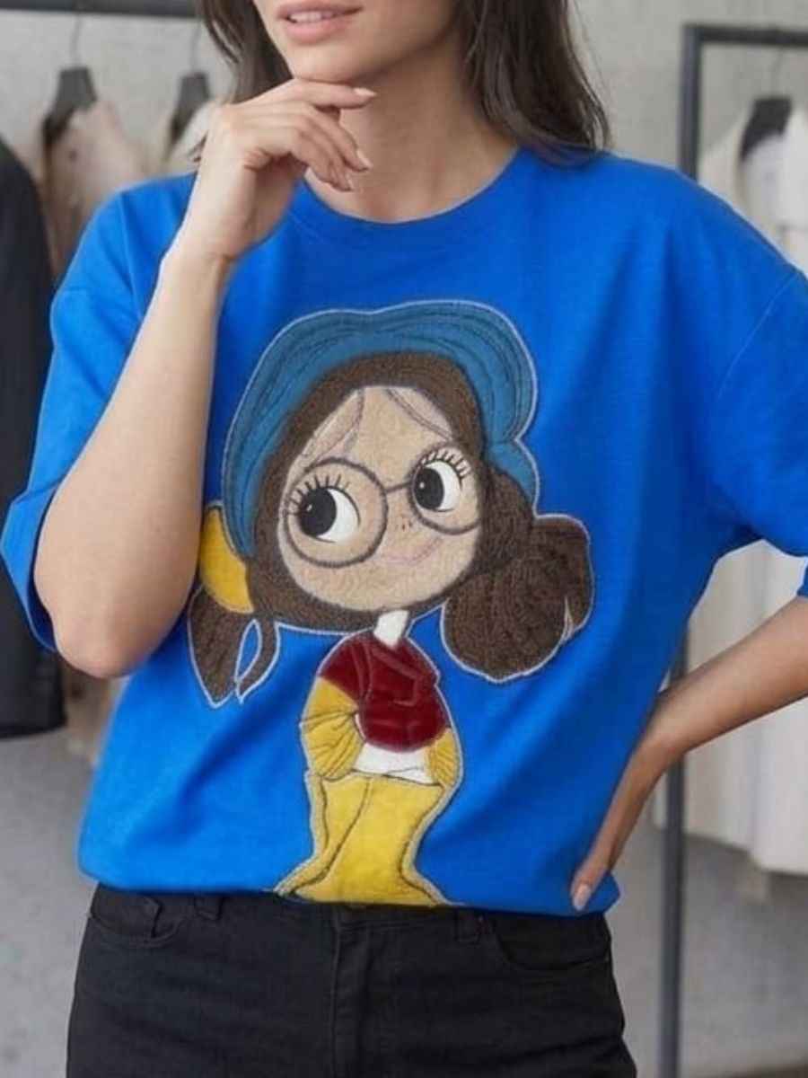 ModaFesta -royal-blue-character-patch-oversized-top