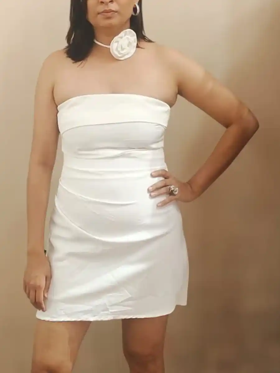 ModaFesta -elegant-short-dress-with-bow-white