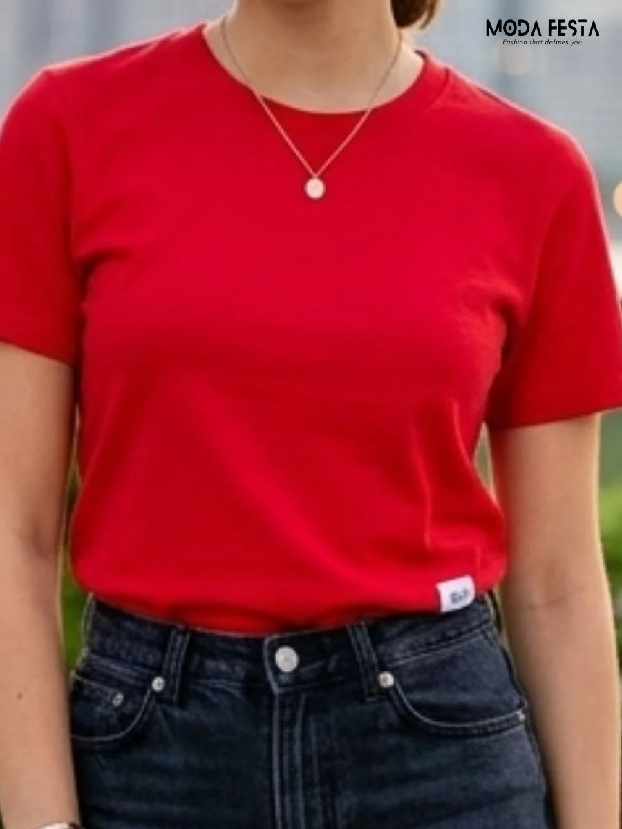 Essential Solid Red Top