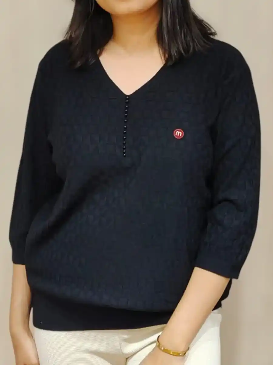 ModaFesta -elegant-cable-v-neck-top-black