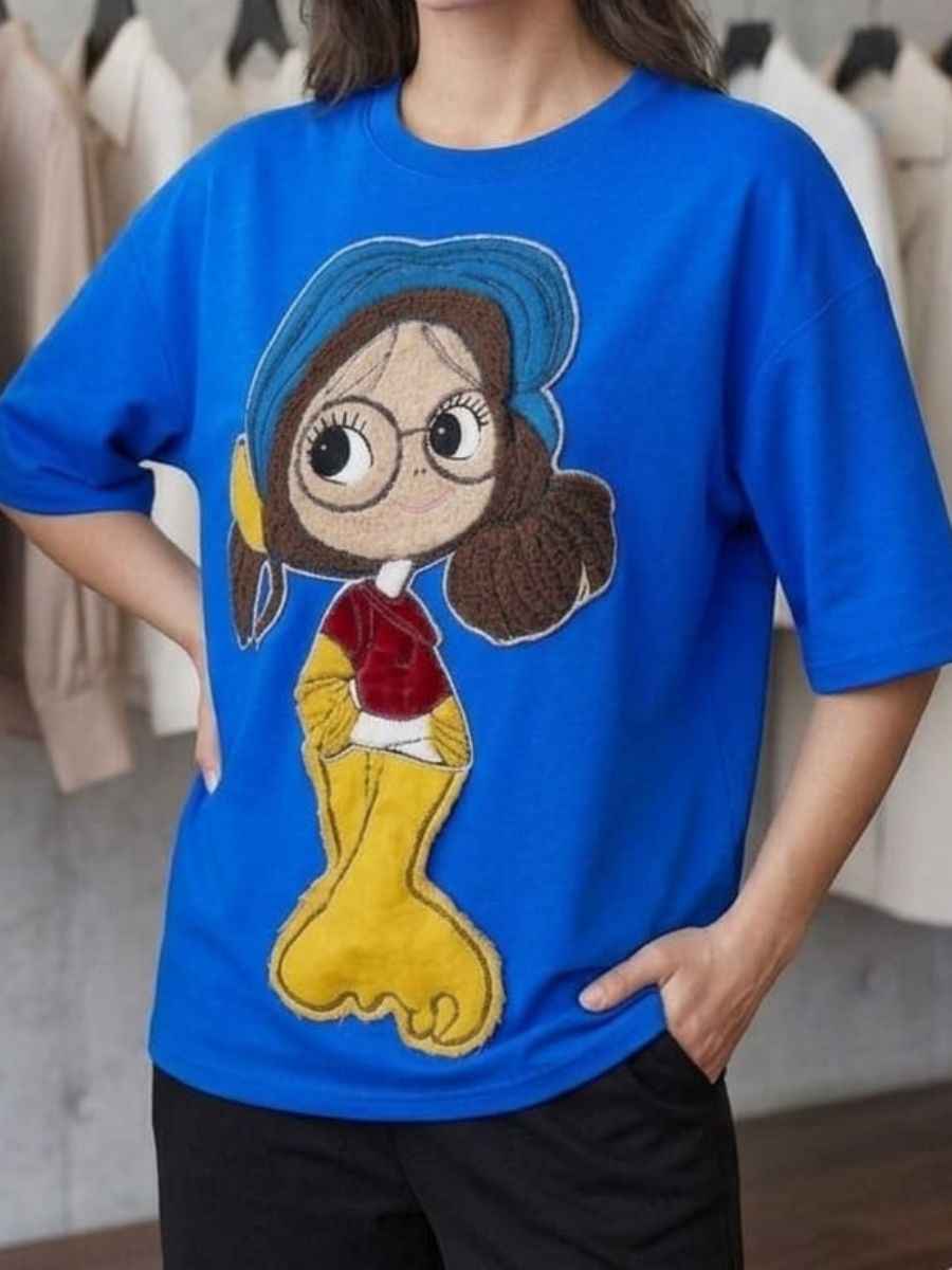 ModaFesta -royal-blue-character-patch-oversized-top