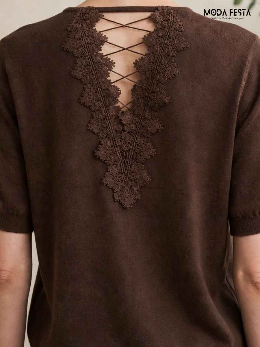 ModaFesta -v-neck-gold-accent-short-sleeve-knit-tee