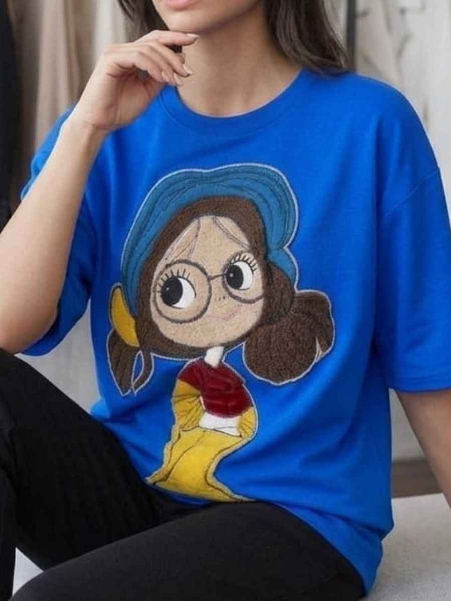 ModaFesta -royal-blue-character-patch-oversized-top