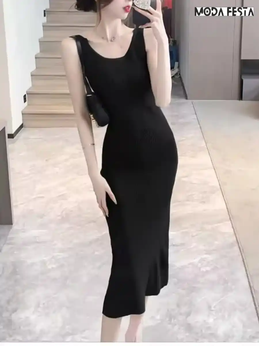 ModaFesta -elegant-back-styling-knit-dress-black
